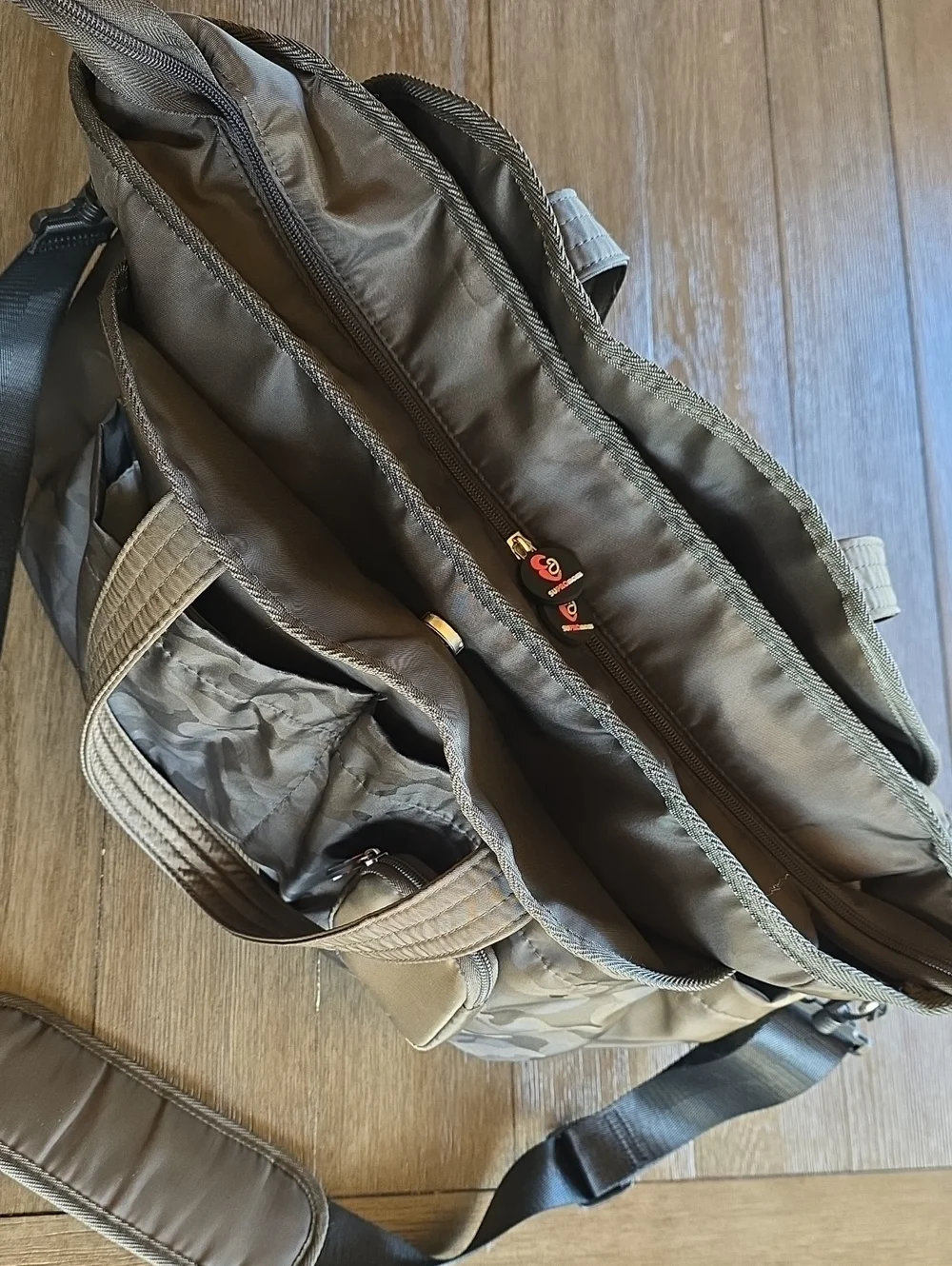 suPROmomi Camo/Green Diaper Bag